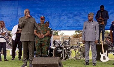 Guerre à l’Est de la RDC: le VPM de la Défense Nationale, Guy Kabombo met les bouchées doubles à Kananga