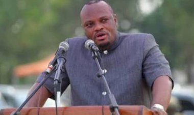 Gestion des inondations à Kinshasa : Daniel Bumba épargné de la plénière pour poursuivre ses actions