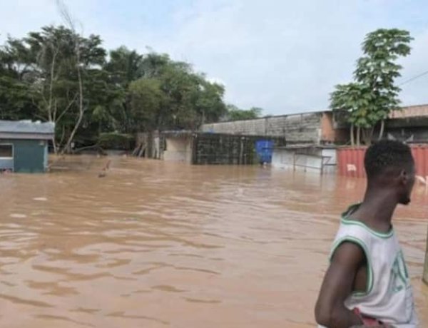 Kinshasa : évacuation des sinistrés après les inondations à Limete